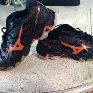 Mixuno volleyball shoes